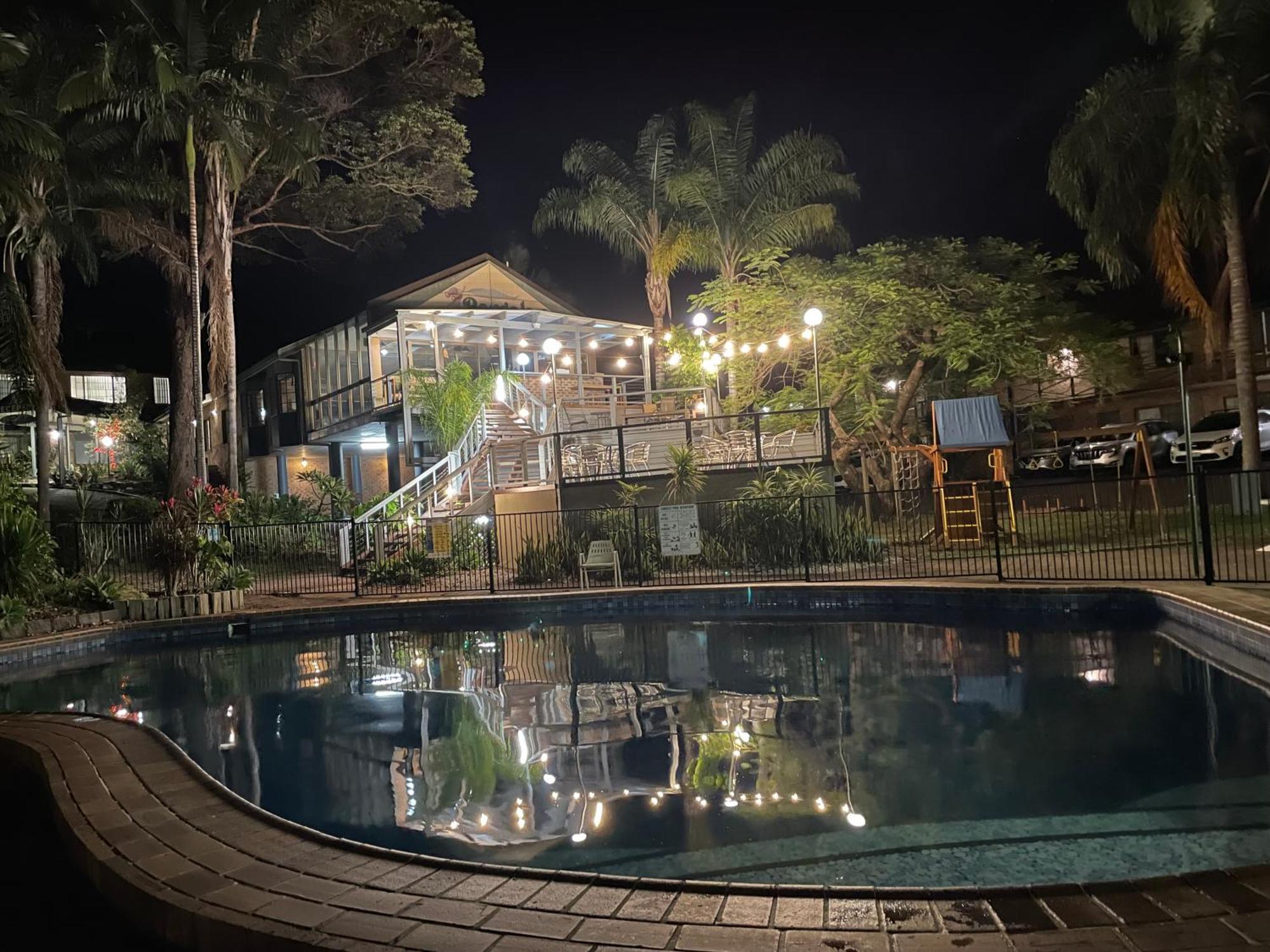 Country 2 Coast Motor Inn Кофс-Гарбор Екстер'єр фото