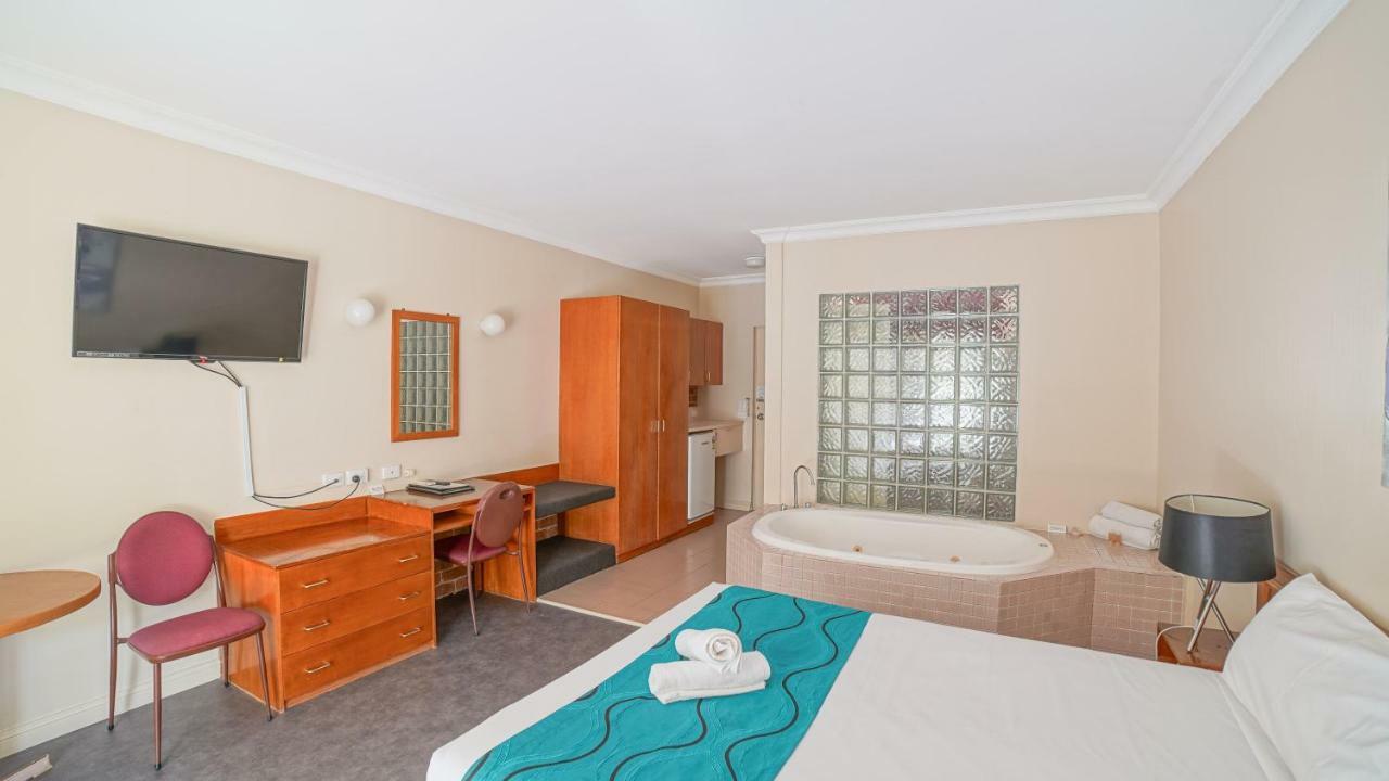 Country 2 Coast Motor Inn Кофс-Гарбор Екстер'єр фото